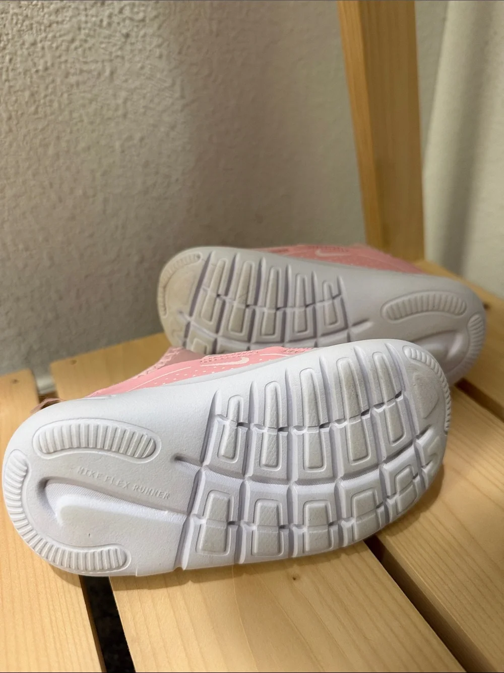 Nike Flex Runner 4 - 7C toddler pink running shoes